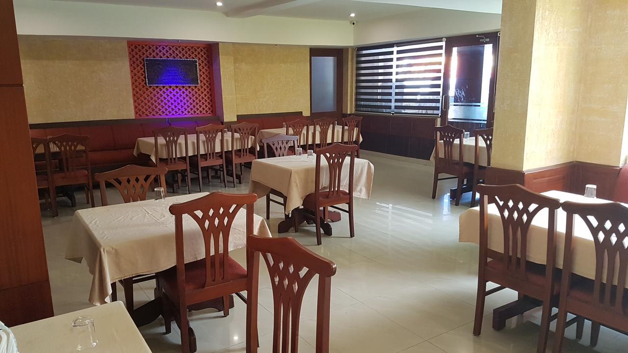 The Central Park Kollam Extérieur photo