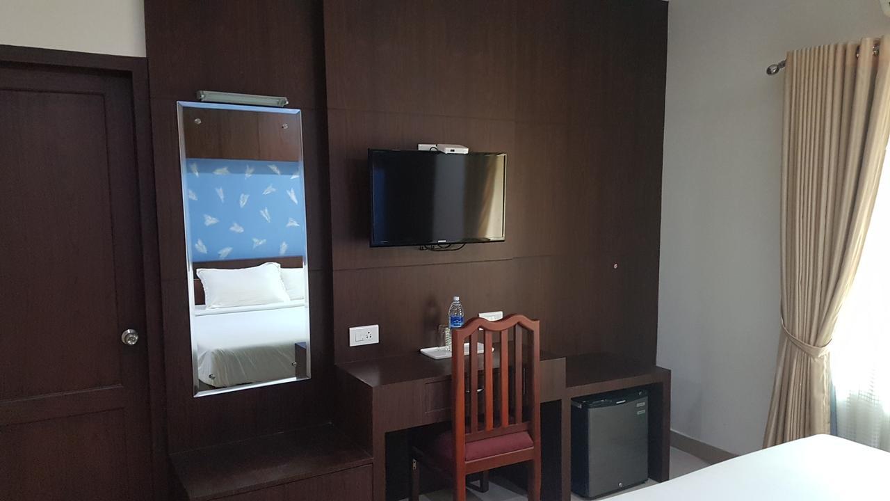 The Central Park Kollam Extérieur photo